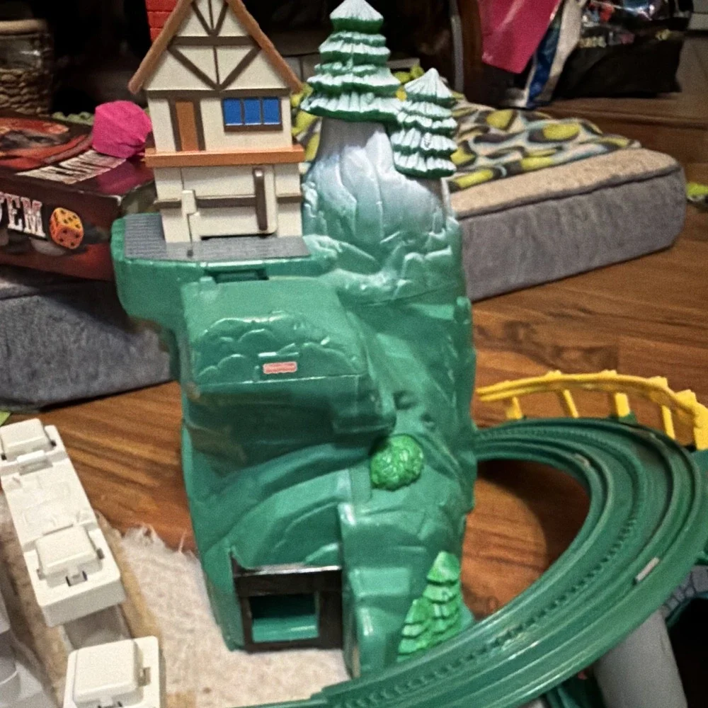 Fisher-Price GeoTrax Train Track Set Mountain Tunnel w/ Green Track & Bridges
